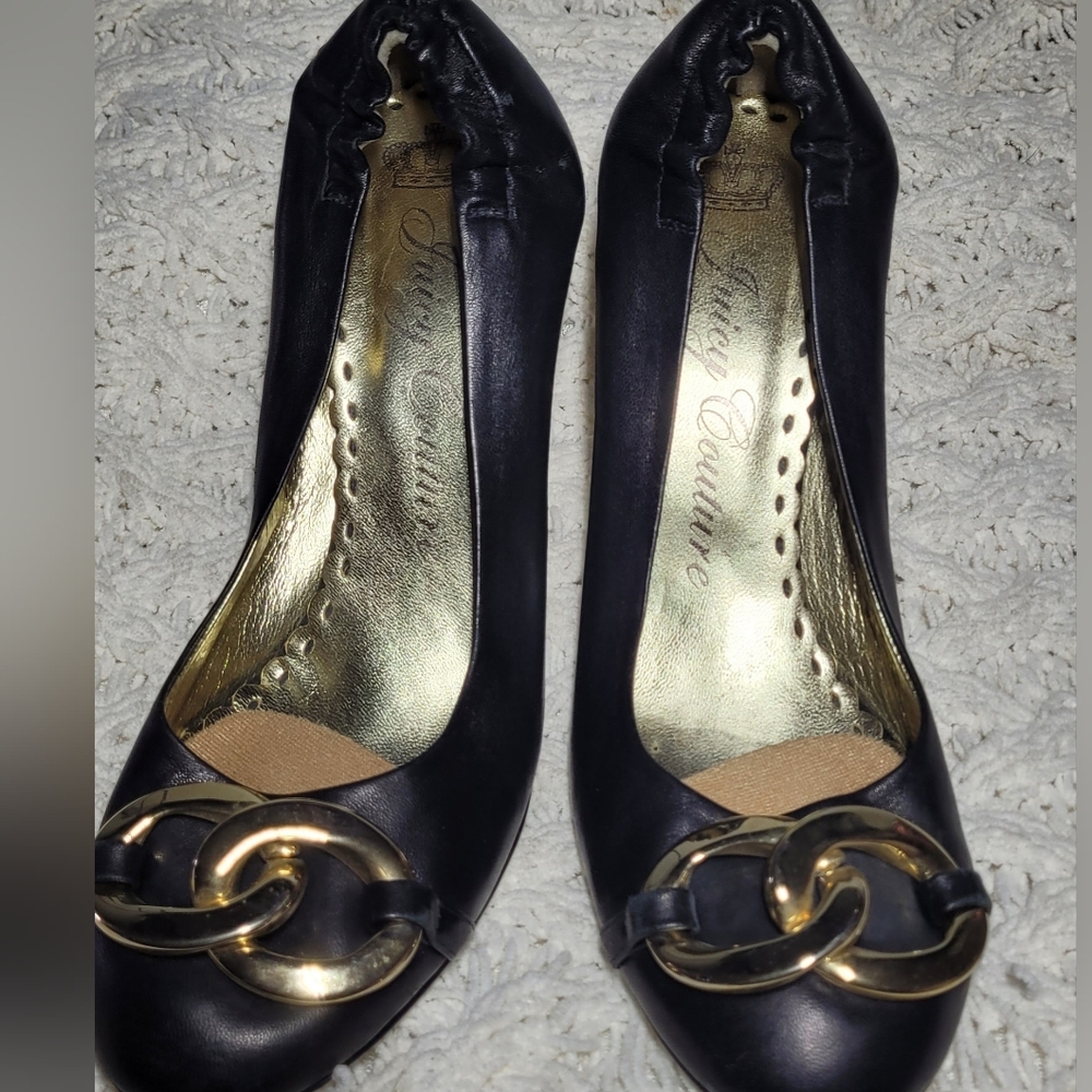 Juicy Couture Mariska Leather Black and Gold Pumps